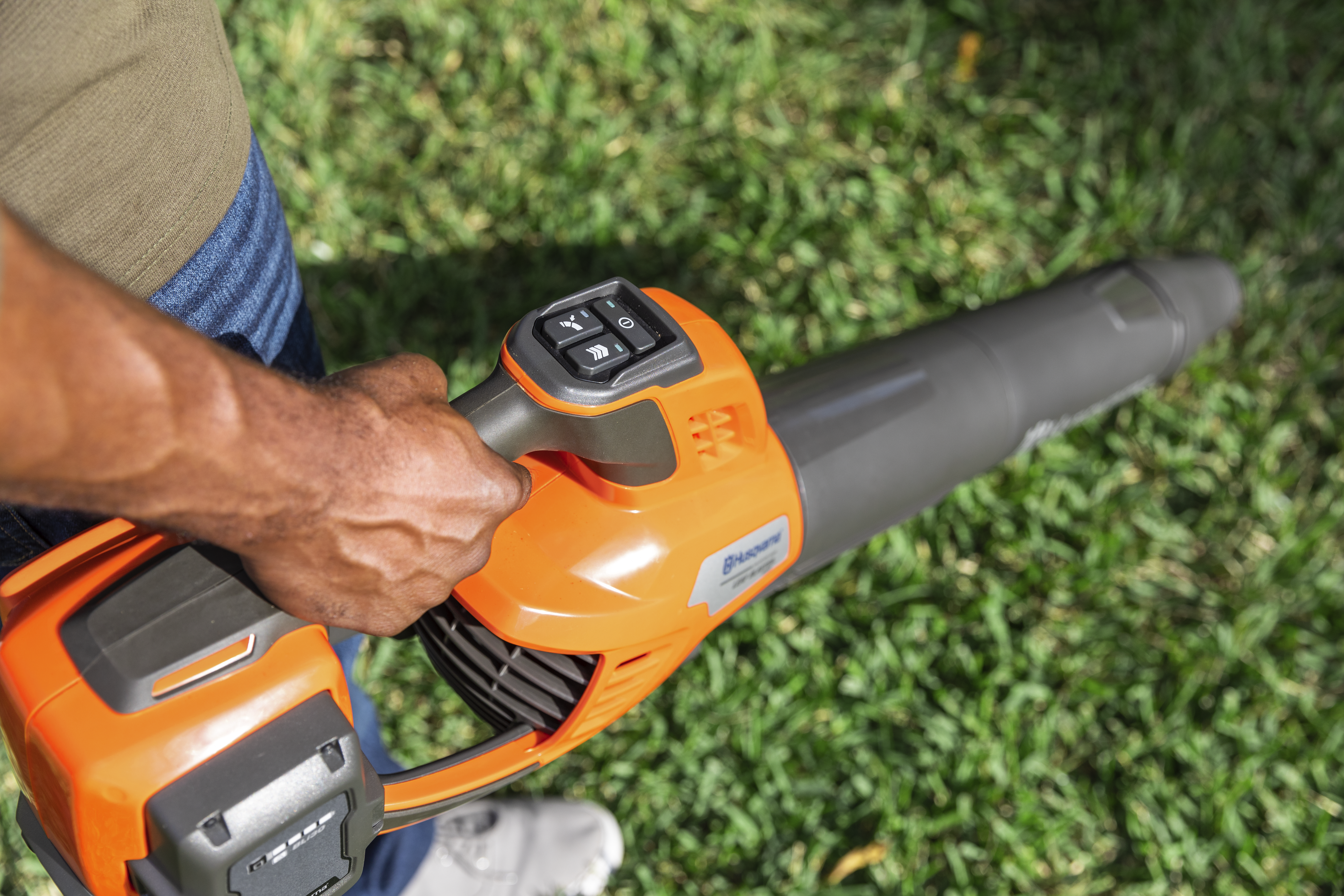 Leaf Blaster™ 350iB without battery and charger image 2